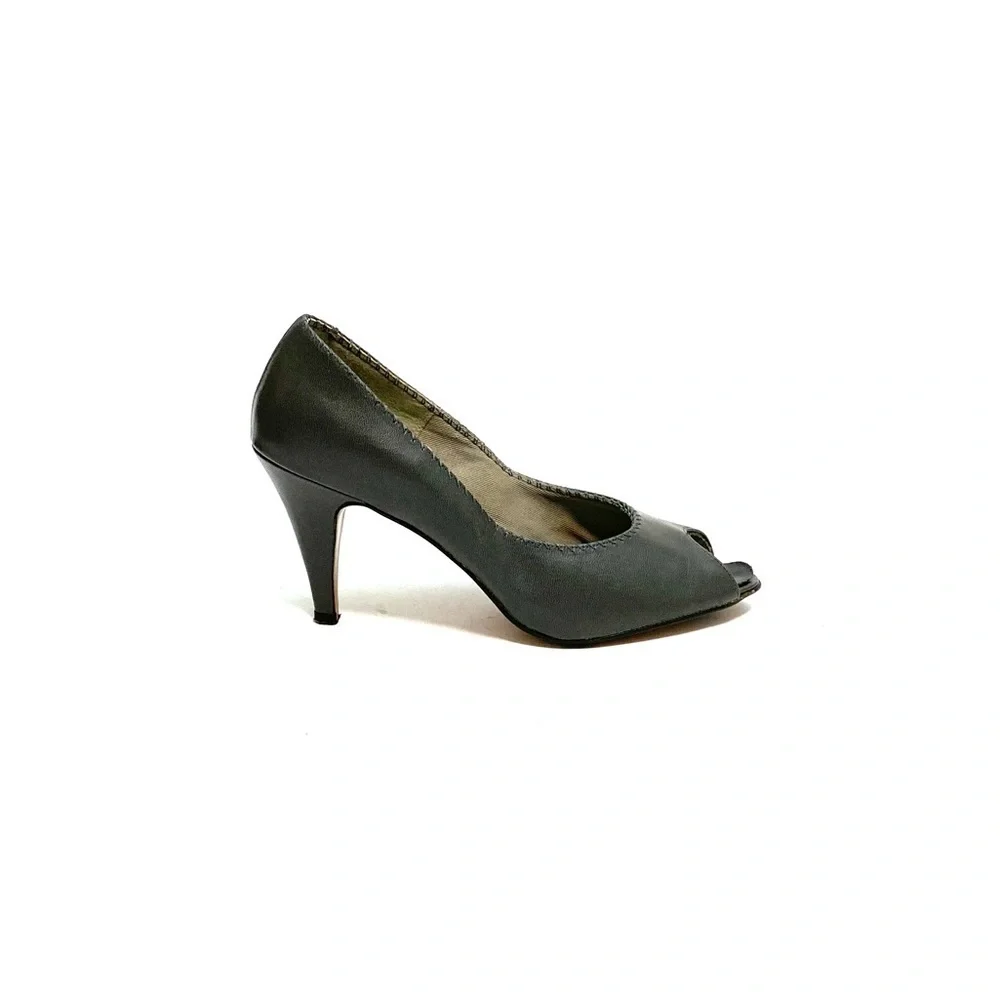 Vintage 1960s gray leather peep toe pumps